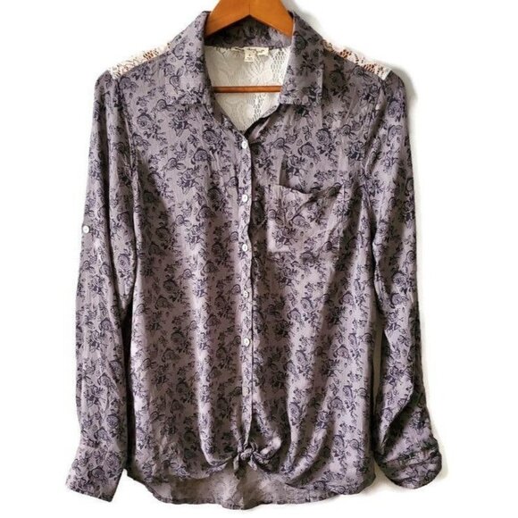 About A Girl Women’s Button-Down Roll Tab Long Sleeve Floral Gray Blouse Large - Picture 2 of 13